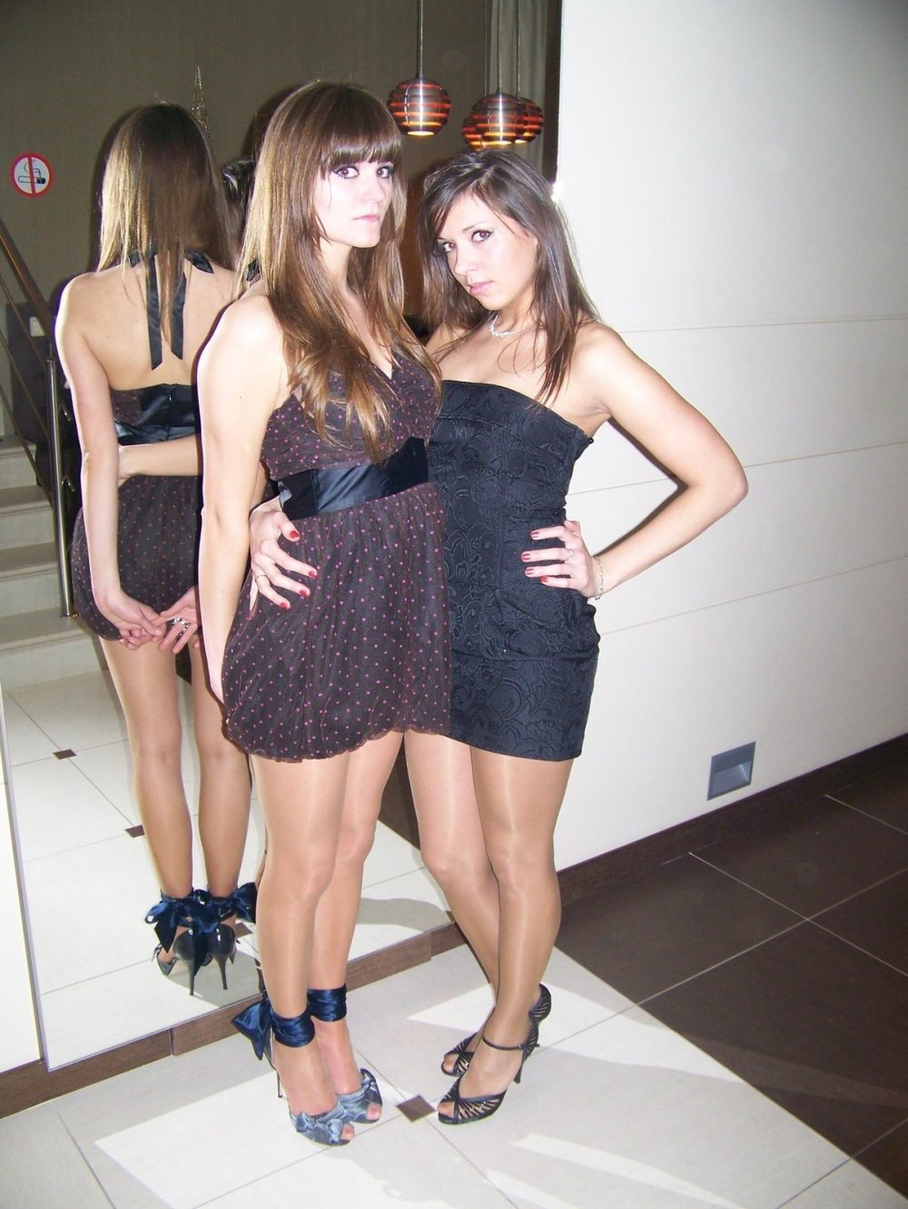 There are beautiful crossdressers in stockings
