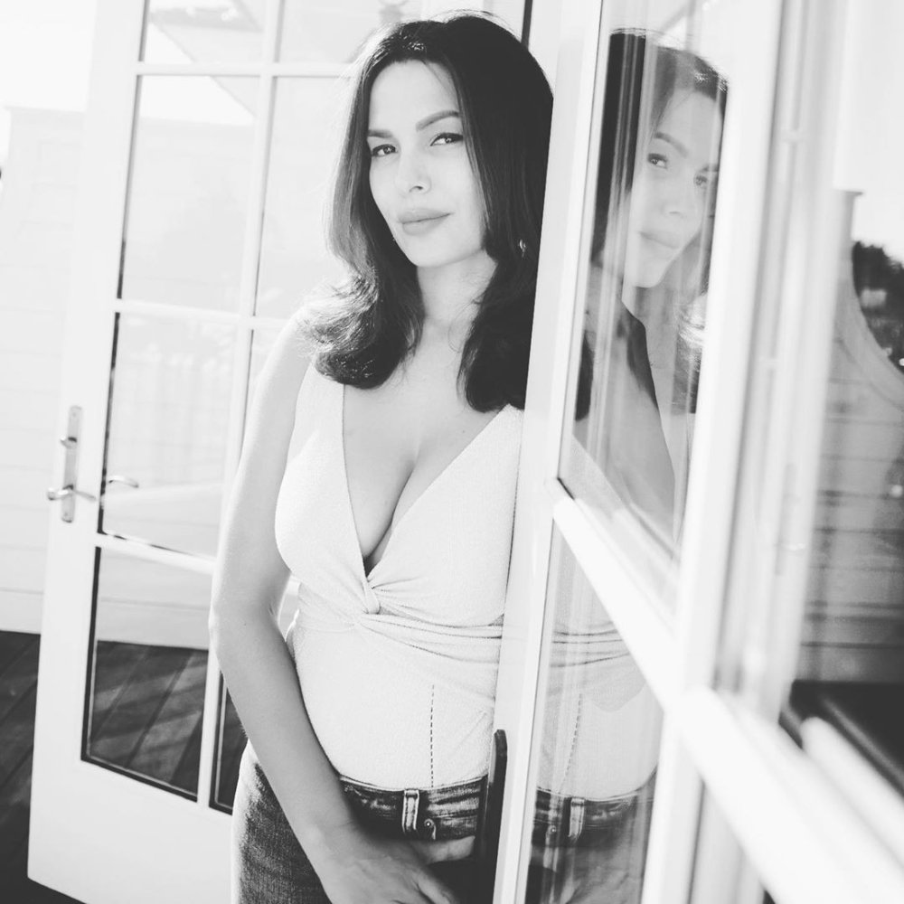 Nadinebreaty Biography