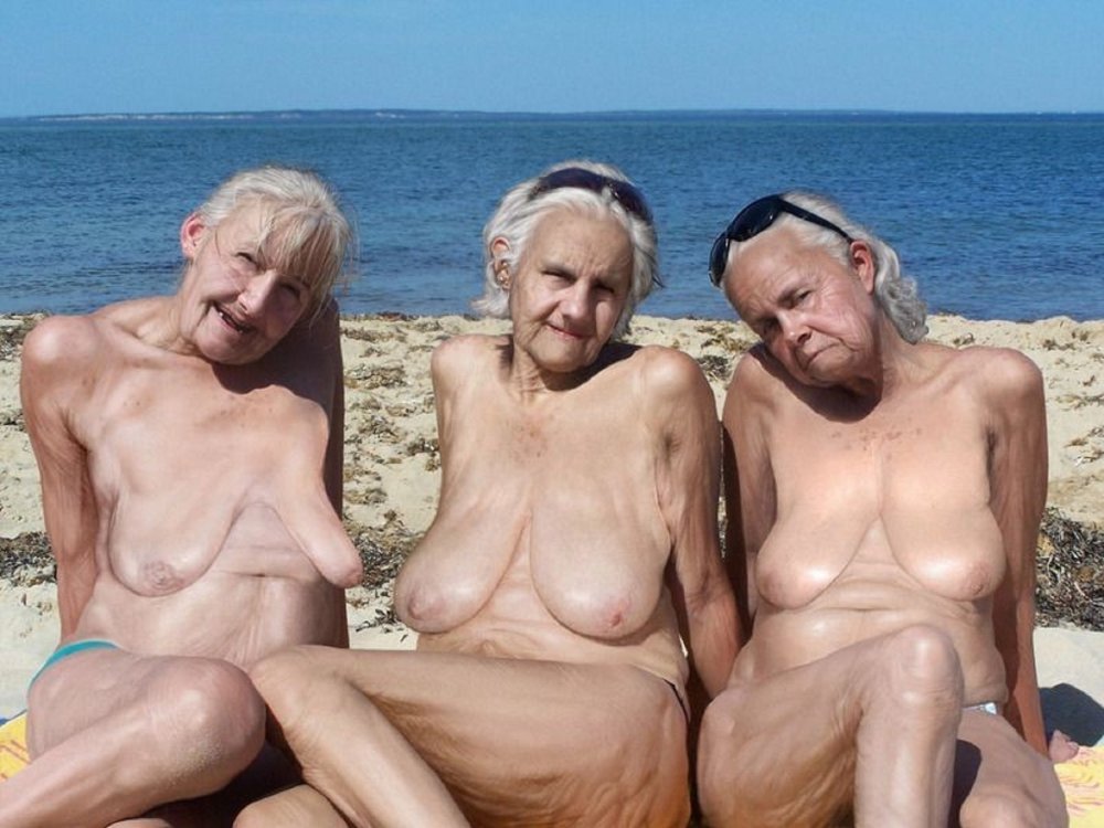 Elderly women are Naturery