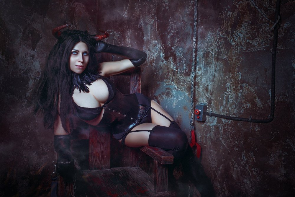 Dani Divine Dani Gothic model