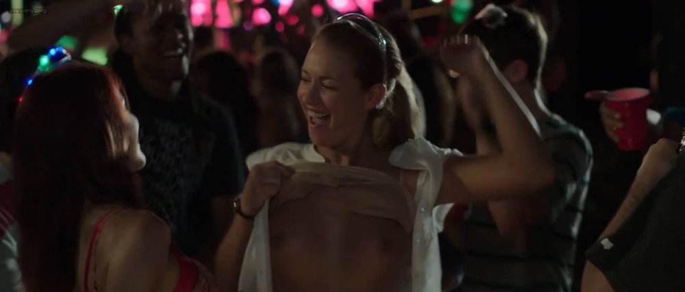 Hannah is supernatural naked