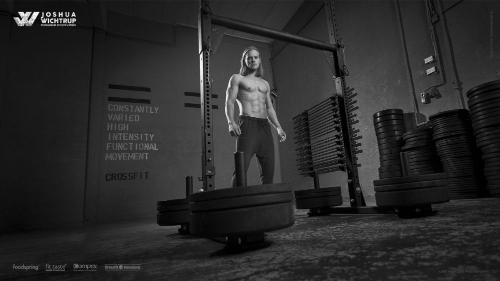 Nicole Eniston Naked in the gym