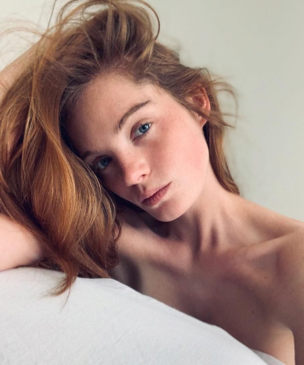 Model: Elizabeth Bronnikova - Polguar - #50611645