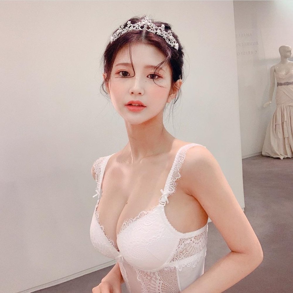 Photo byus Asaki