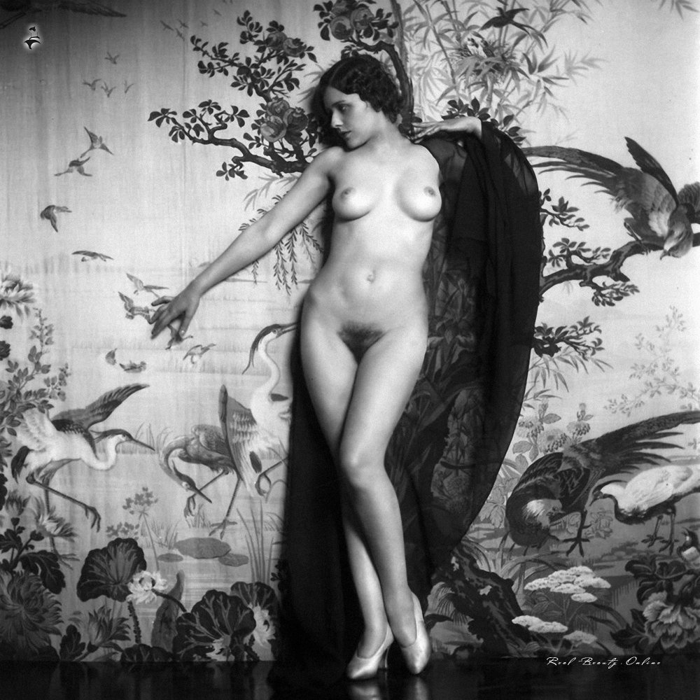 Vintage naked women