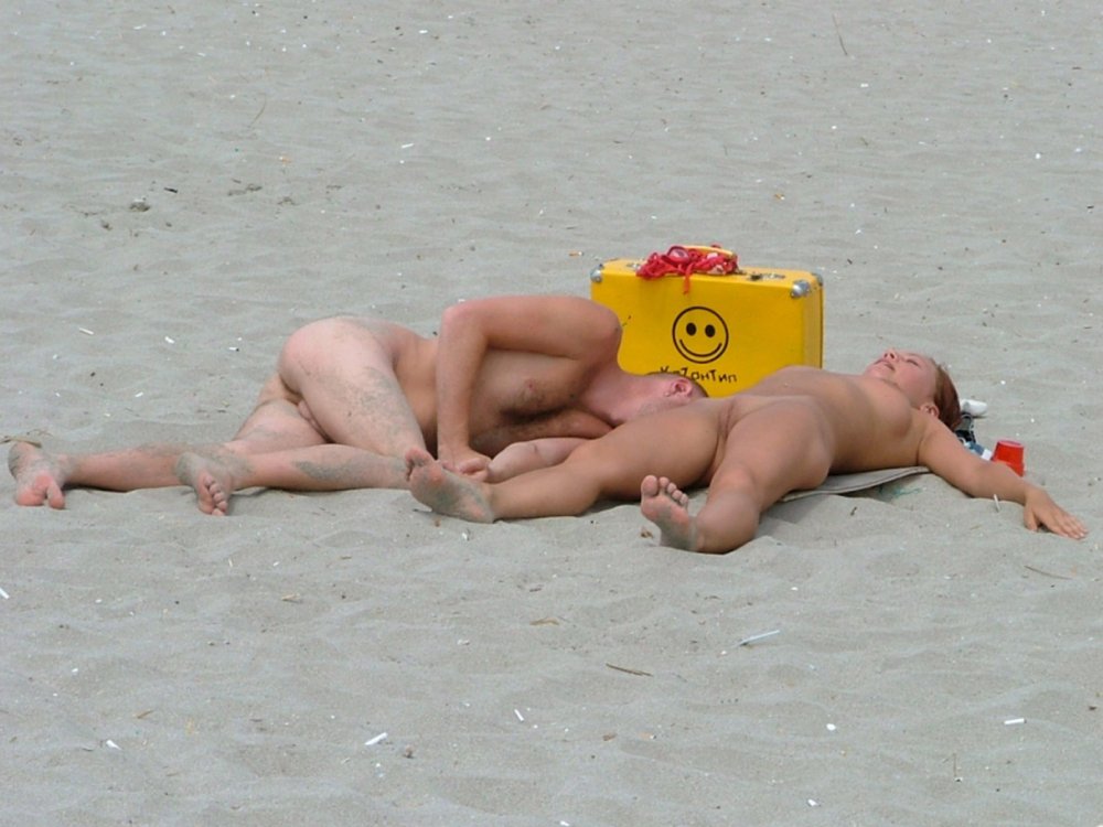 IDNES TOPLESS