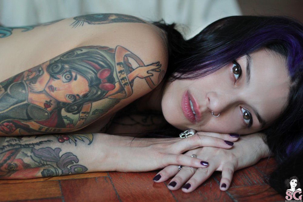 Valkyria - ulvinde via suicidegirls naked
