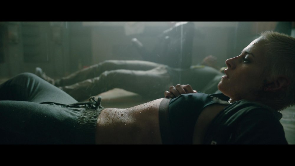 Robert Pattinson Twilight bed Scene