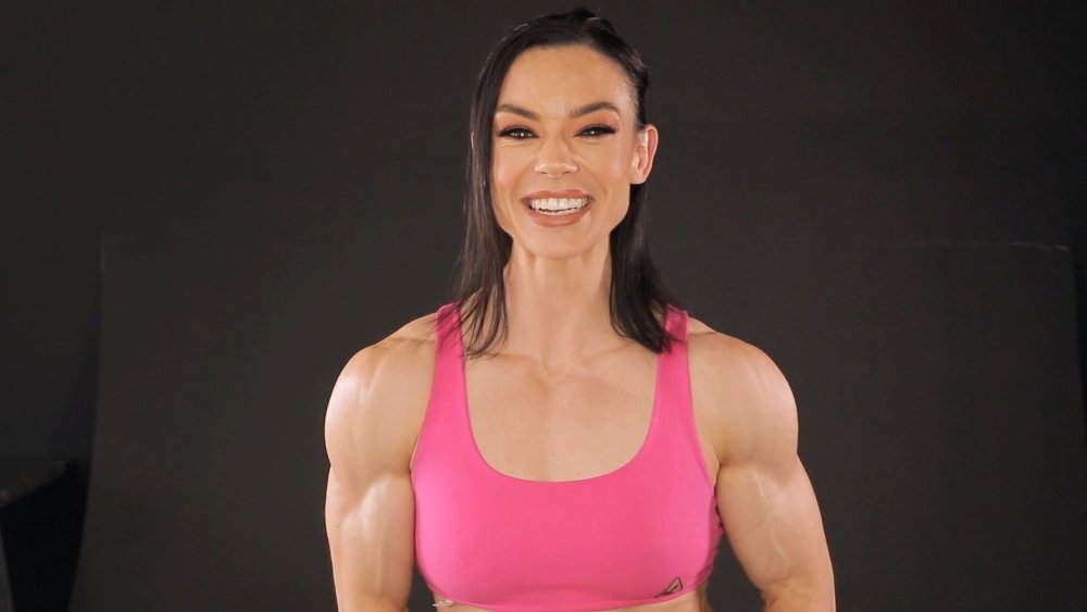 Amy Leigh-Quine chest