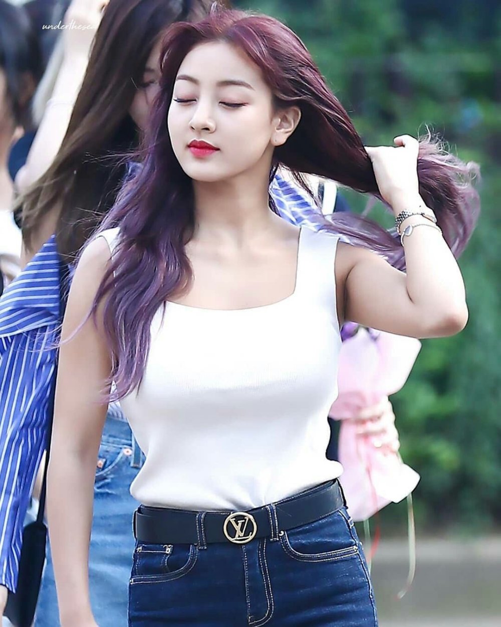 Jiha TwiS breasts