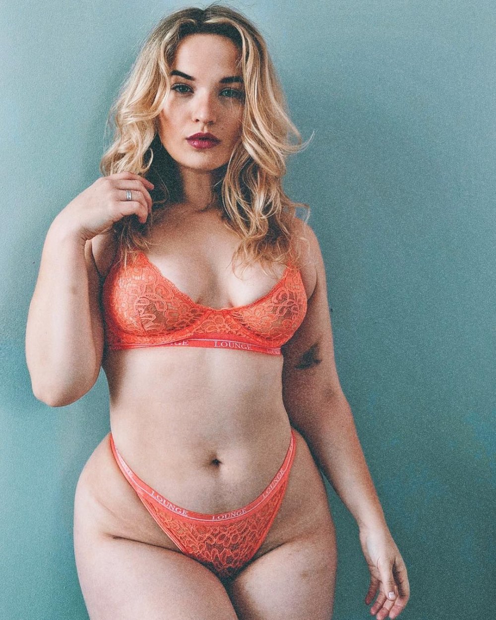 Iskra Lawrence Curvy
