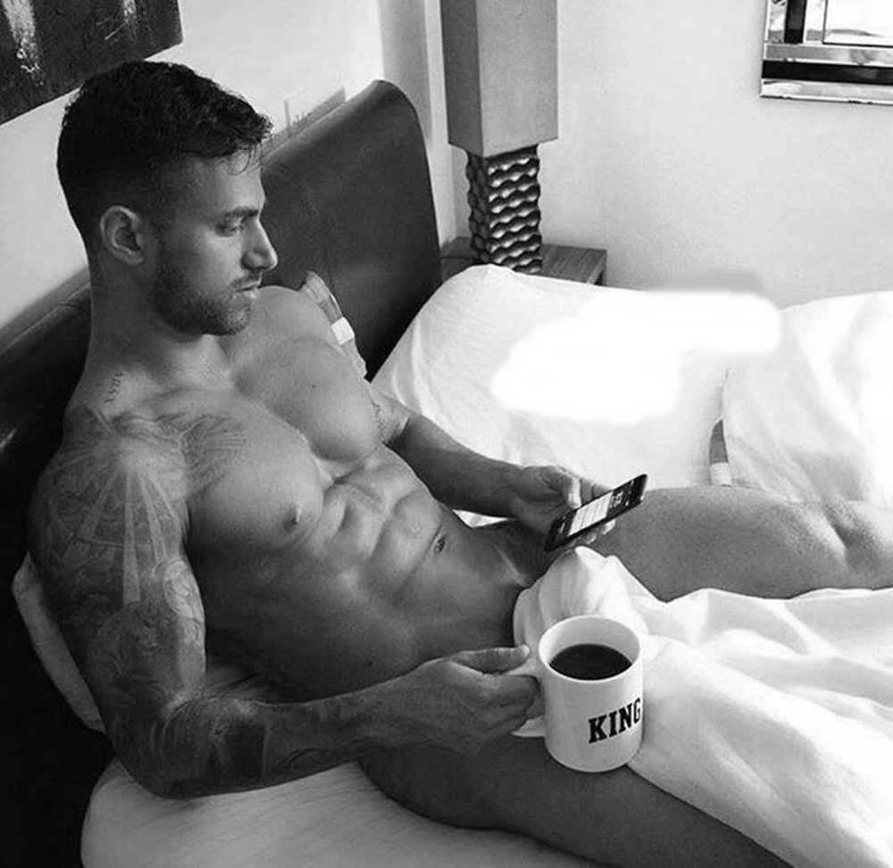 Justin Clynes torso