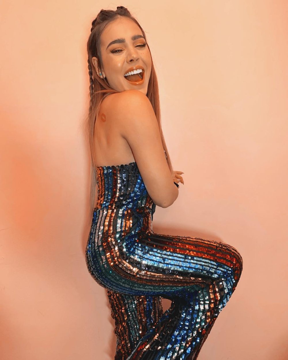 Singer Paola Novikova