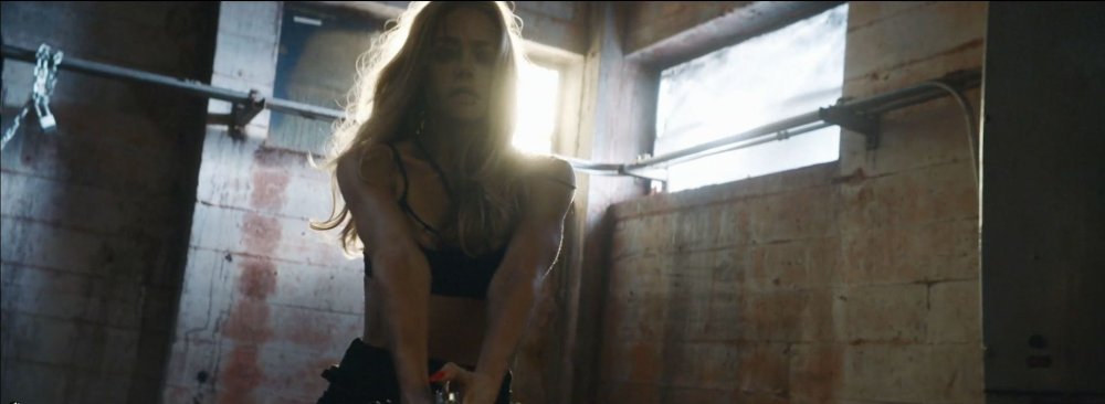 Play fight with Denise Richards