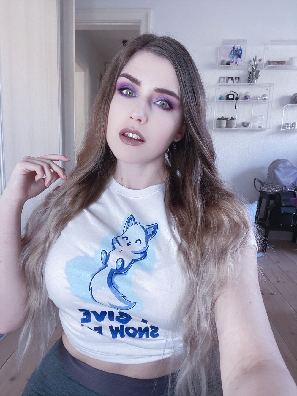 ADELINE FROST Rei