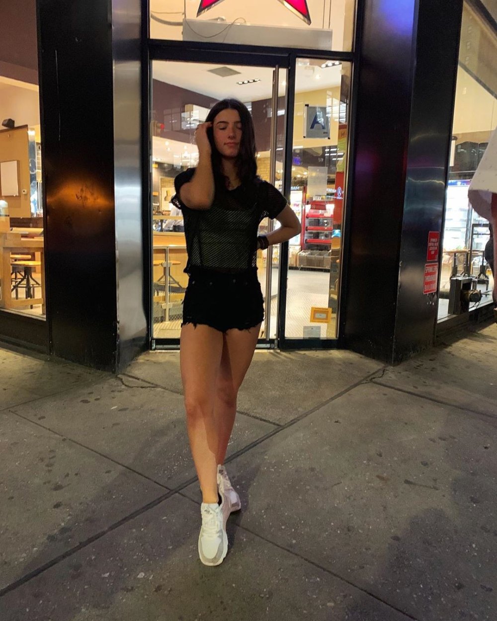 Charlie Damelio Hot