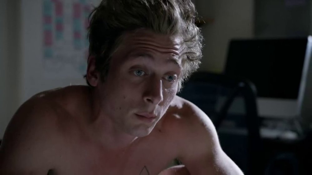 Jeremy Allen White pumped up