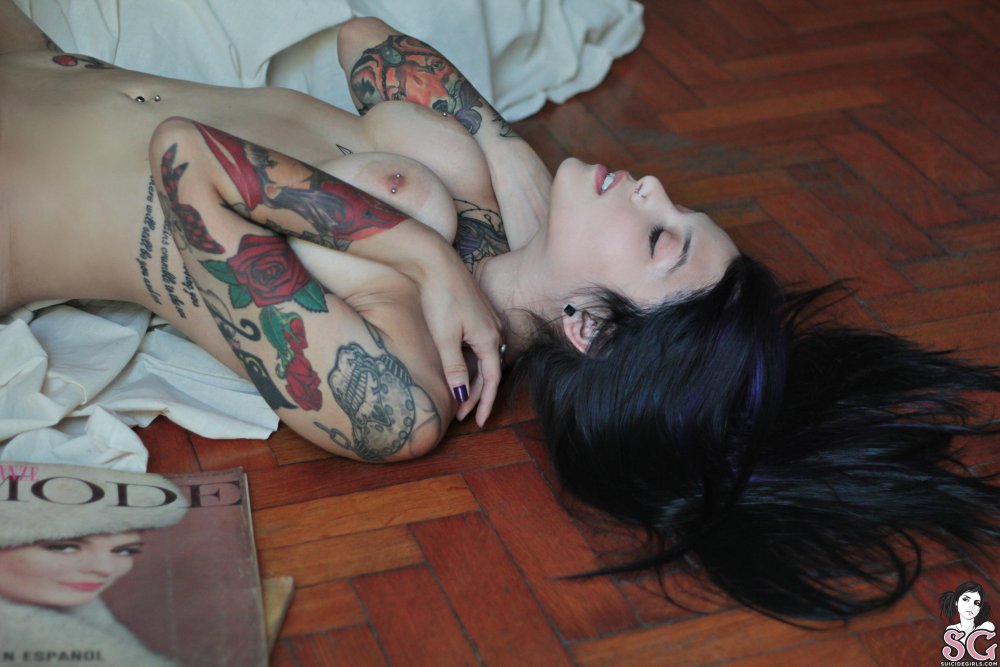 Valkyria - Breathe - Suicidepics Sexy