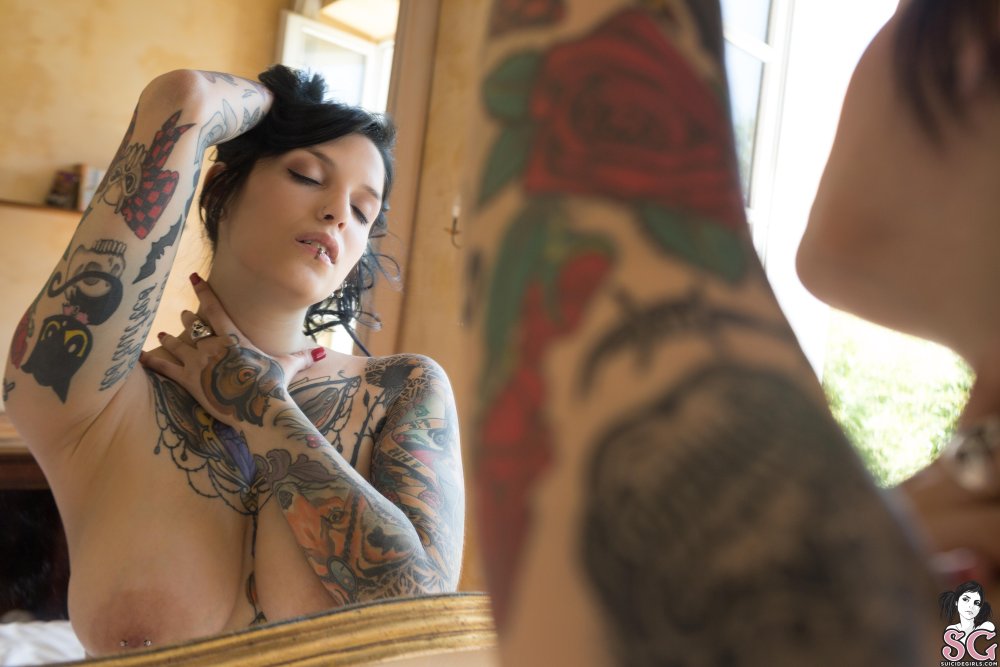 Valkyria - ulvinde via suicidegirls naked