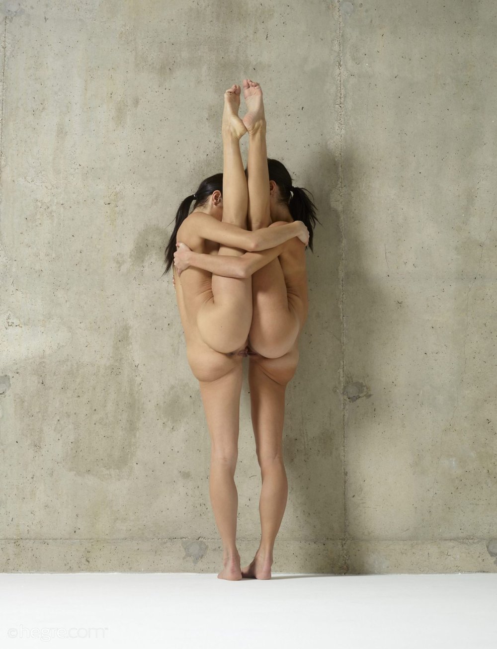 Osinovsky gymnasts Julietta and Magdalena