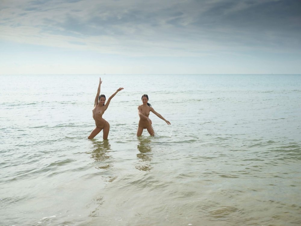Julietta & Magdalena gymnasts nude