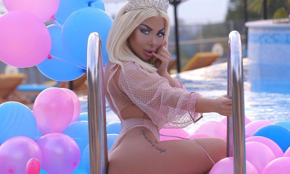 Sophia E Model