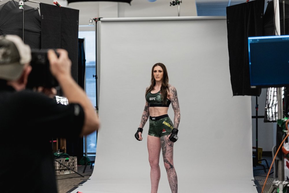 Megan Anderson weighing