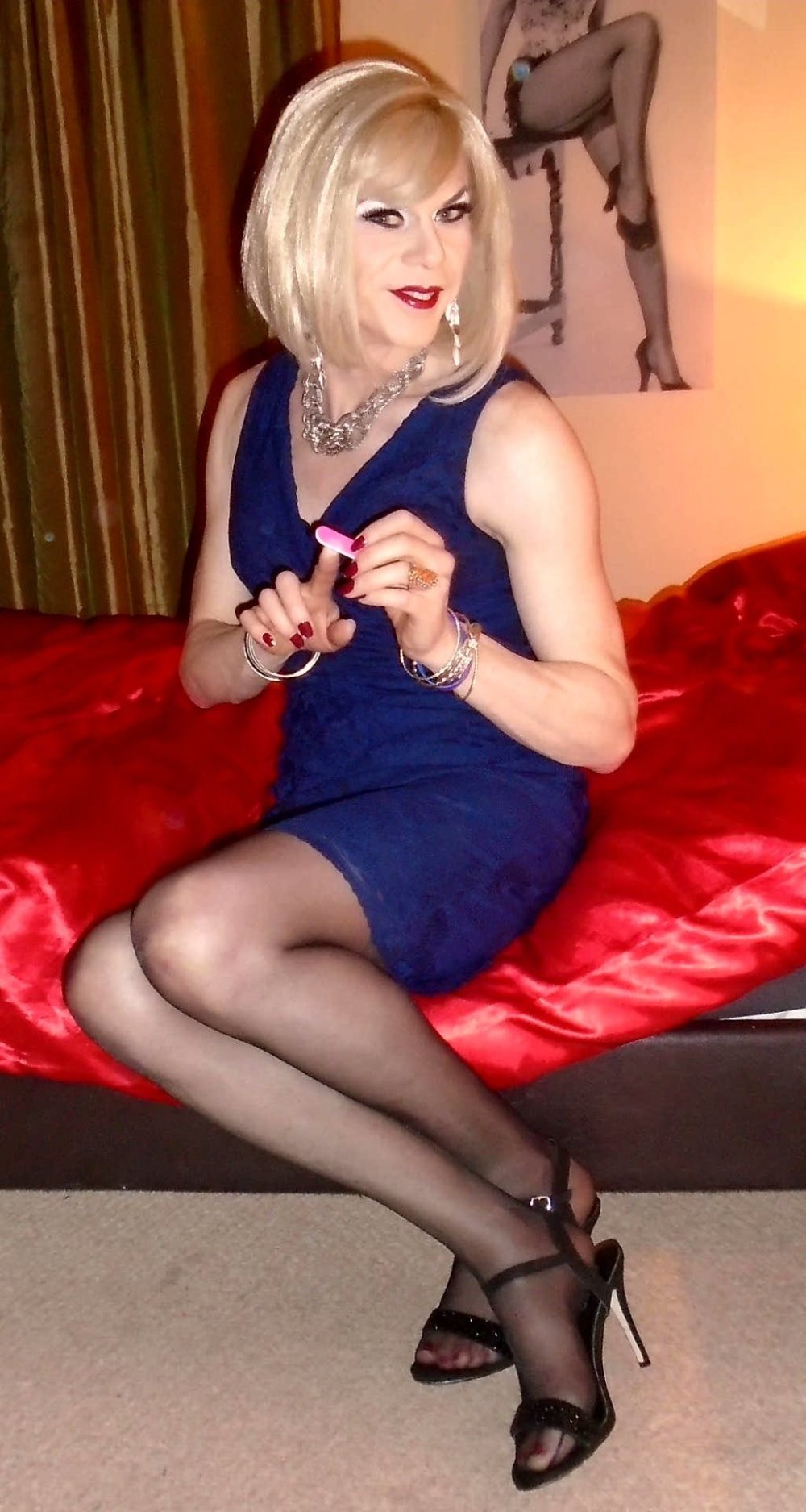 Crossdressers in pantyhose nude