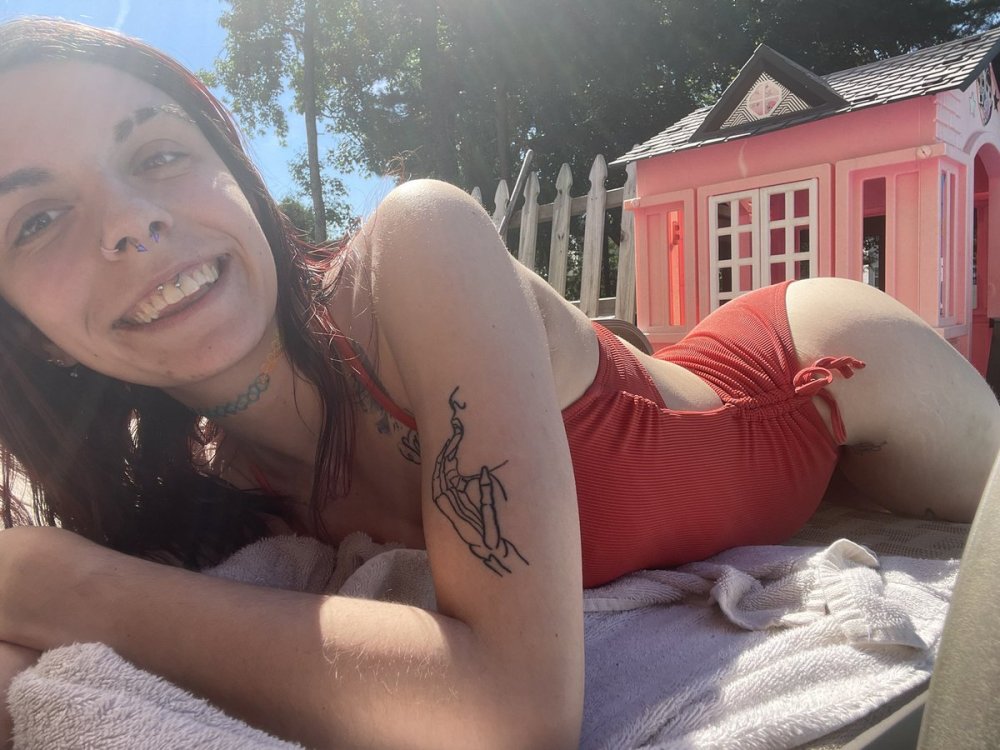 Sofia Beverly hot