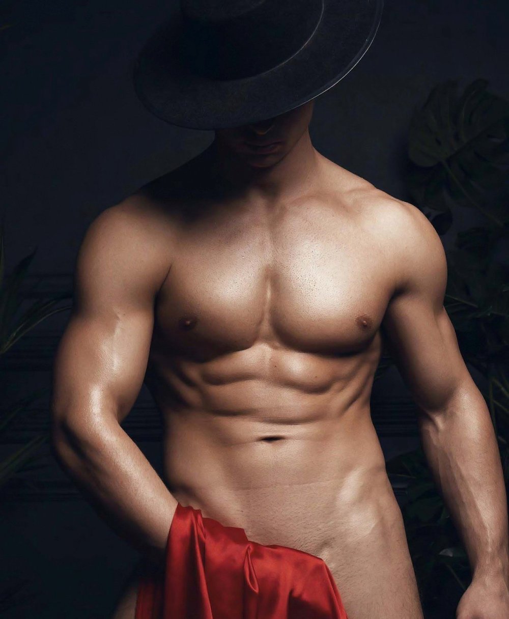 Japanese Love to be Photography with Naked Men