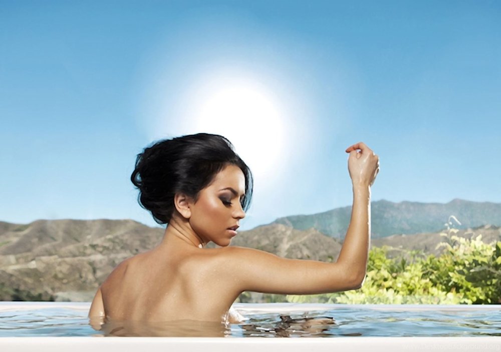 Inna singer is hot