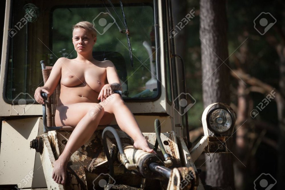 Nude Farm Girl Christina Kulishenko
