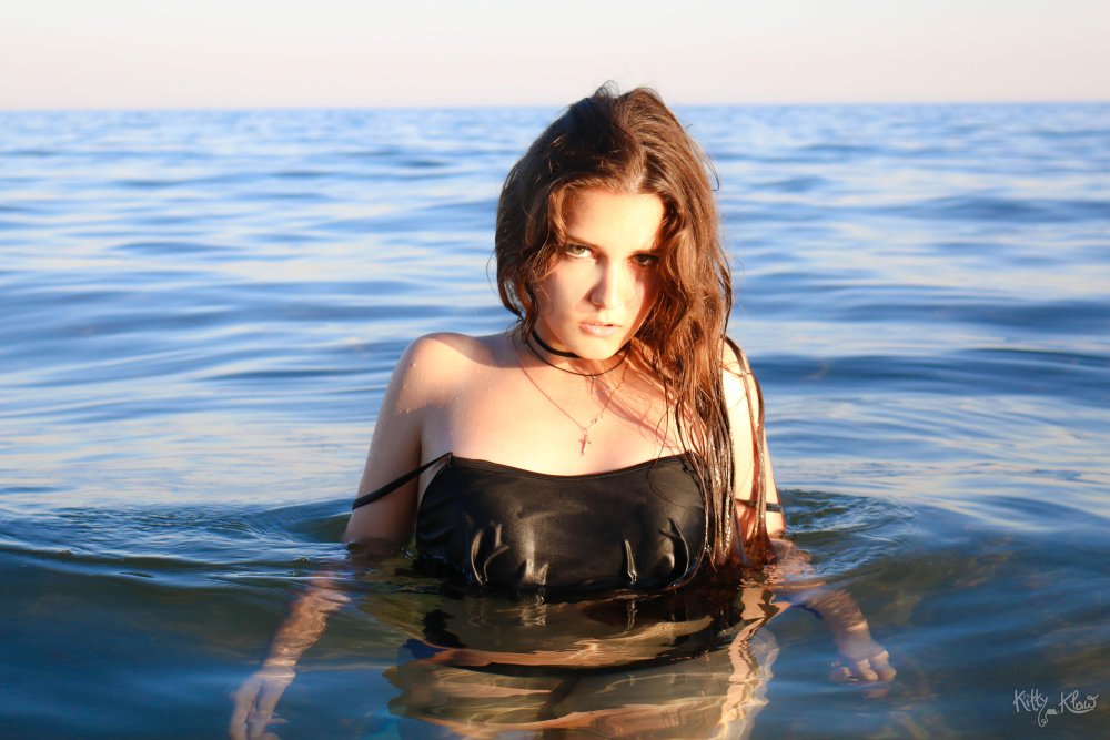 Angelina Jolie Taking the Life Scene