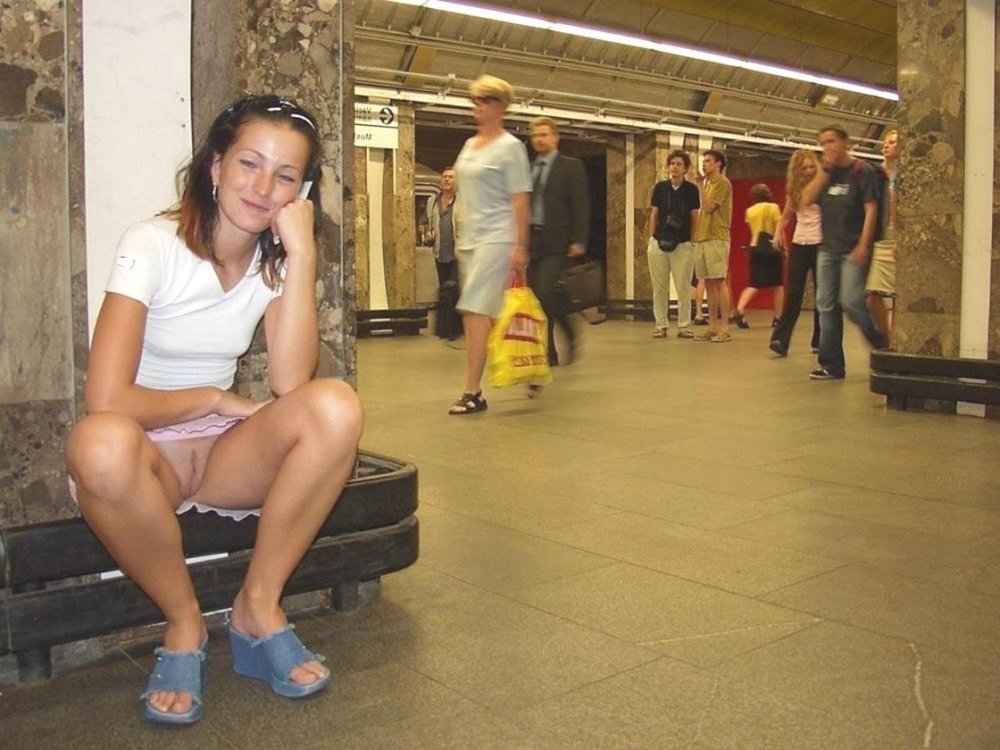 Mature without panties in transport