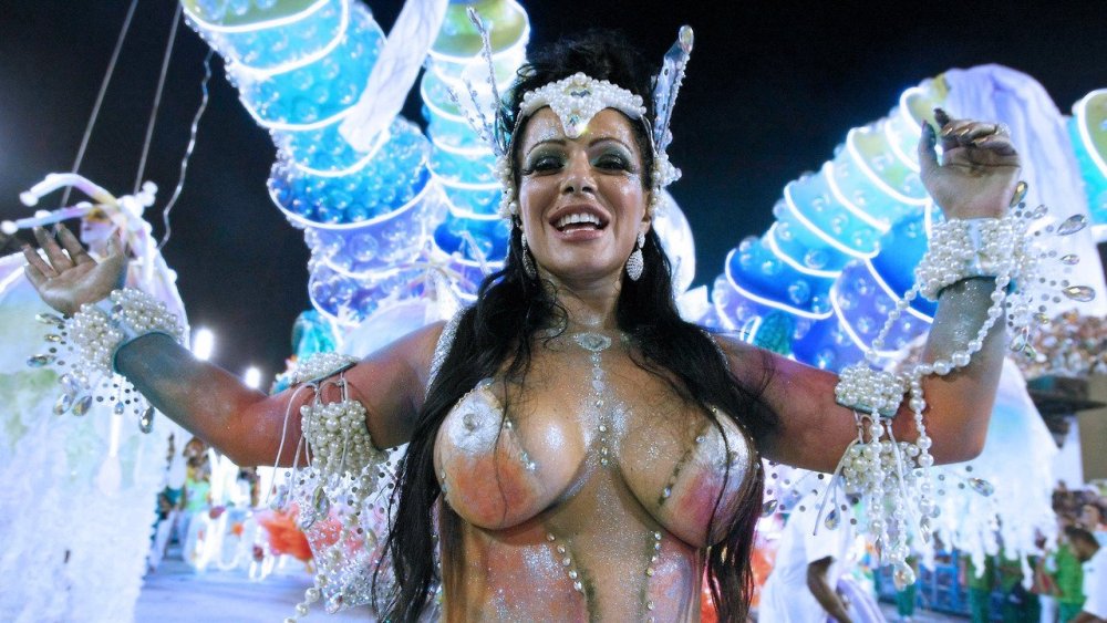 Fuck in carnival masks