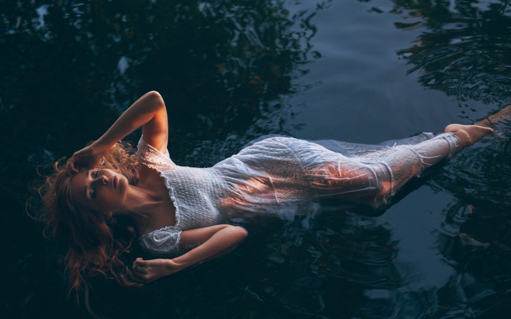 Photoshoot in the water