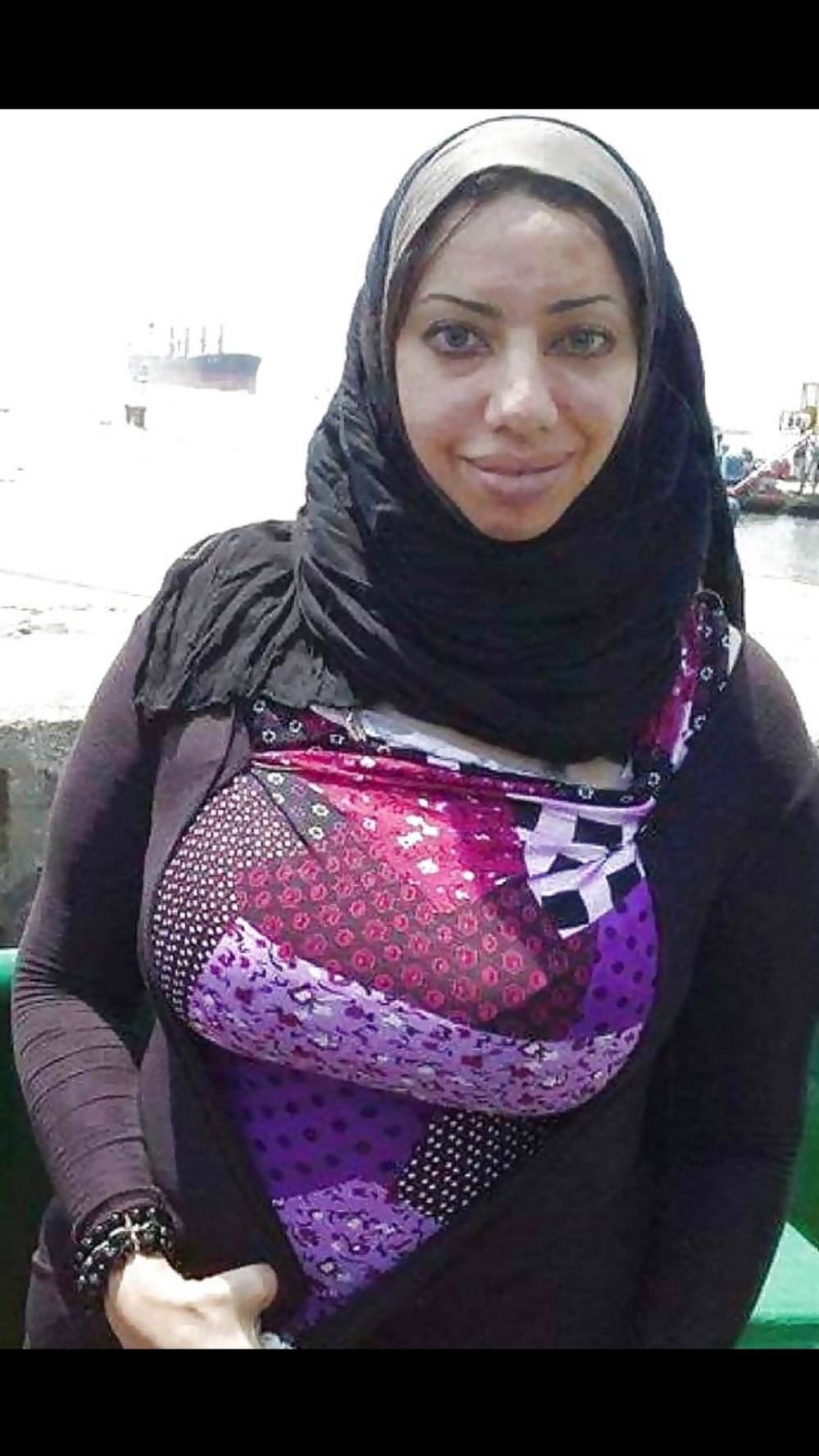 Arab women with big tits