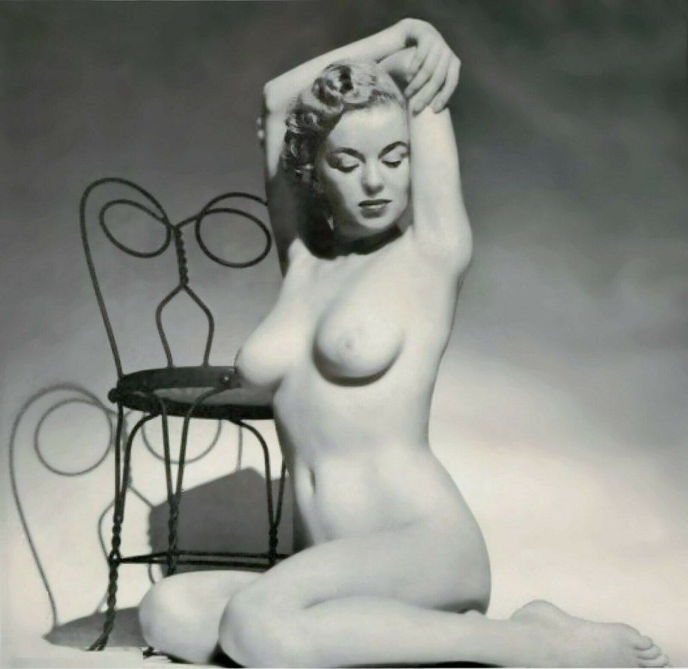 Marilyn Monroe Nude on Red Velvet