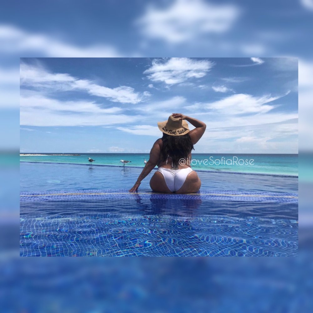 Sofia Vergar Bikini