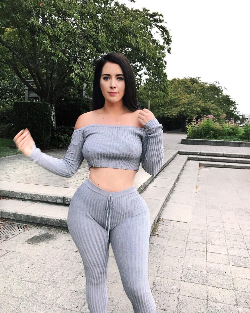 Holly Lia Hot