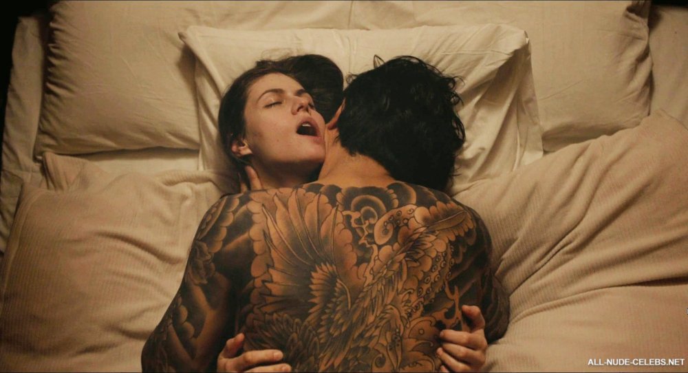 Alexandra Daddario Topless