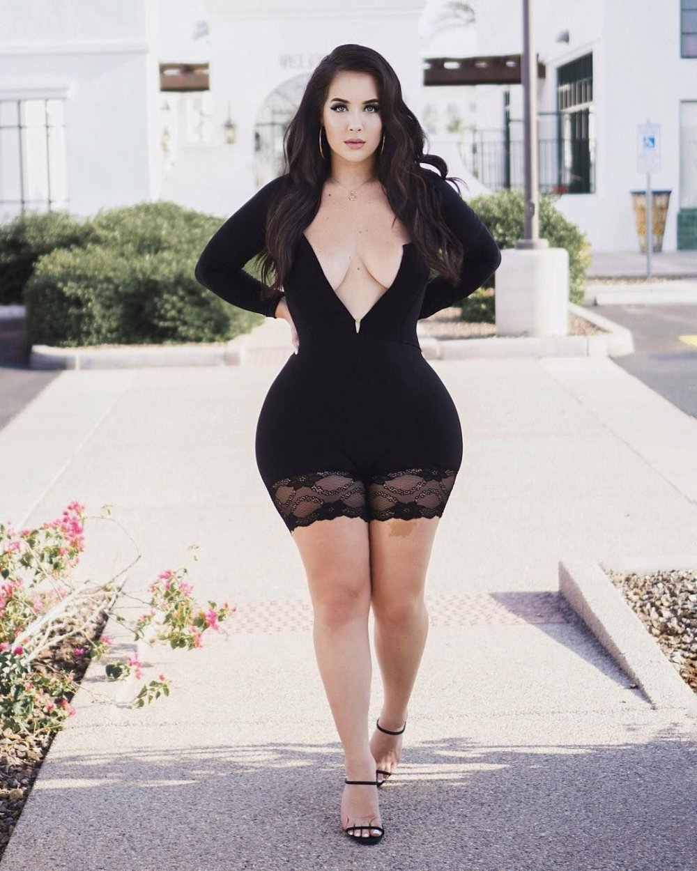 Camella and wide hips