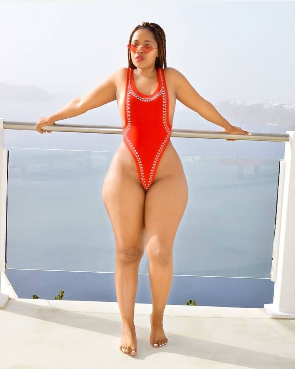 Thin but big hips