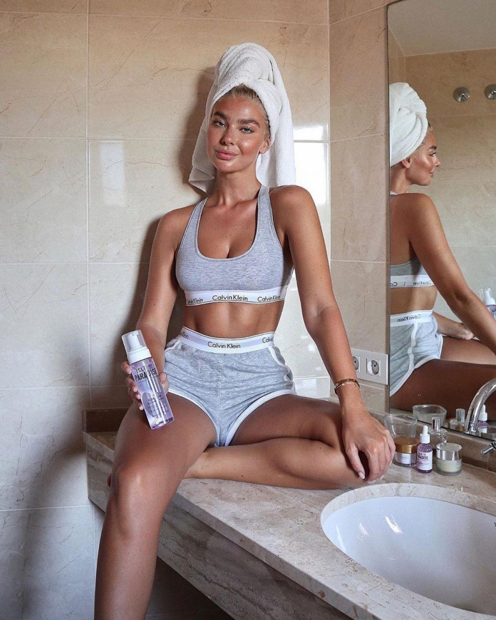 Naked natural women