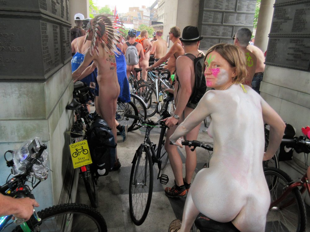 Naked bike racket nude at the start