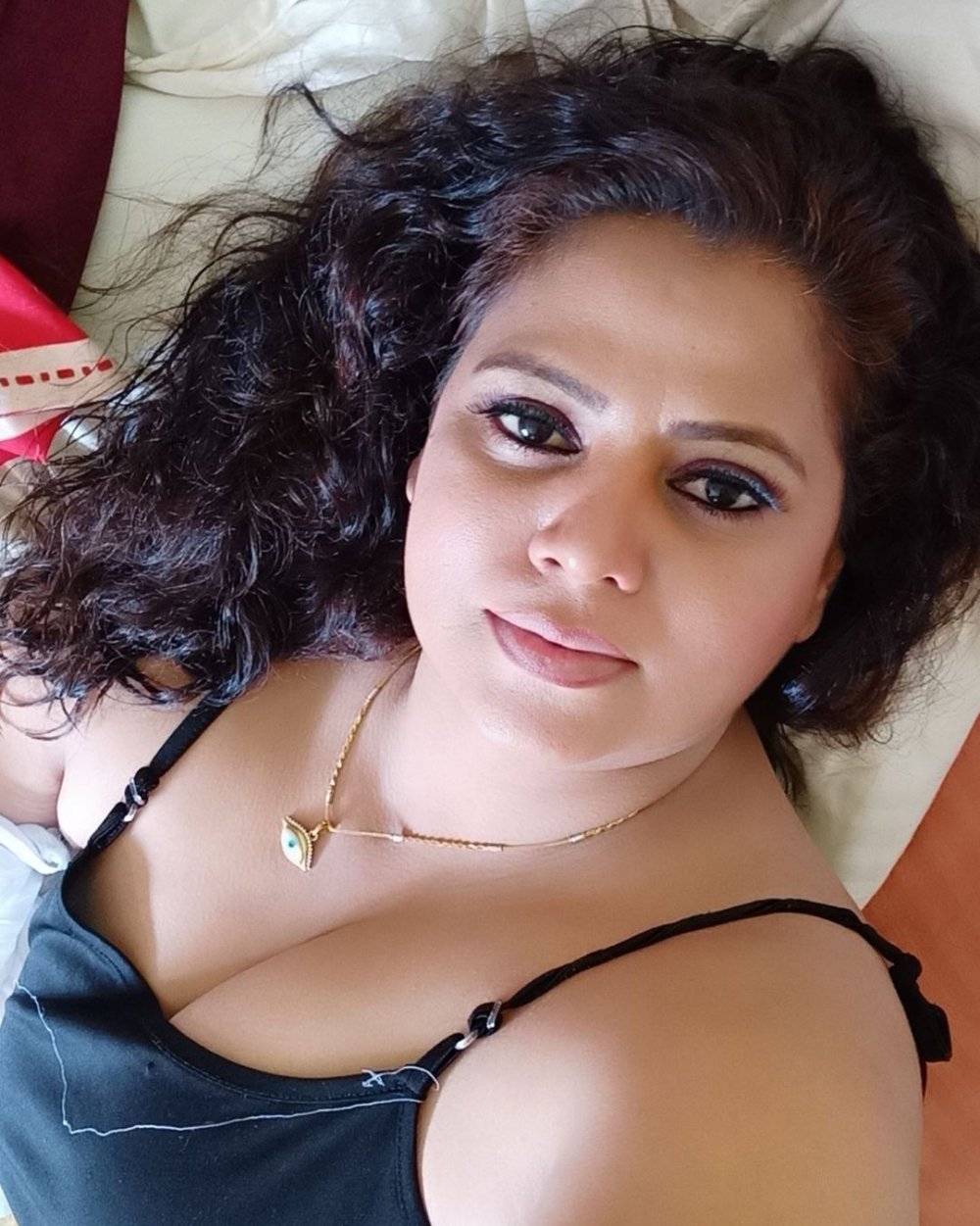 Sapna Topless