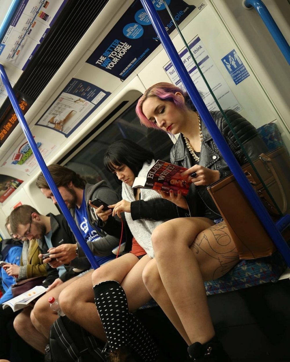 Voyeurist in the Korea Metro