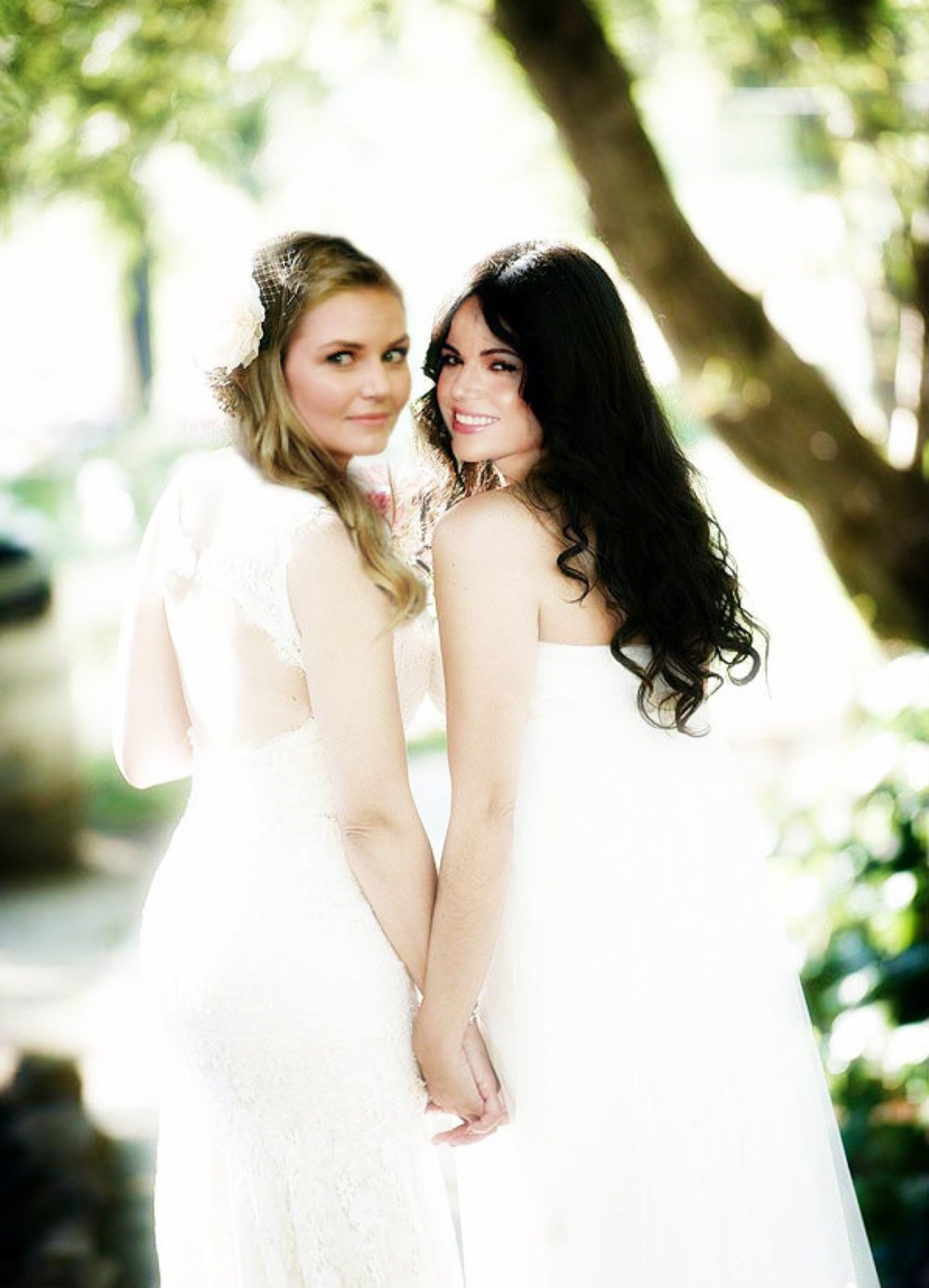 Regina and Emma Kiss