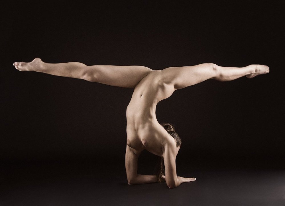 Alicia Saramone is naked