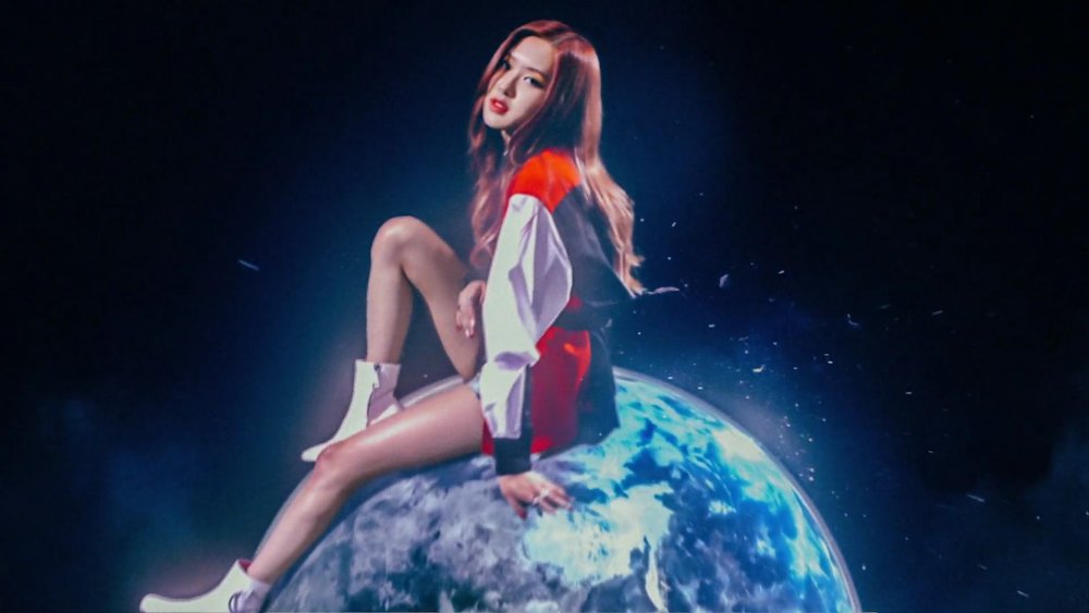 Lisa Black Pink 2020 show
